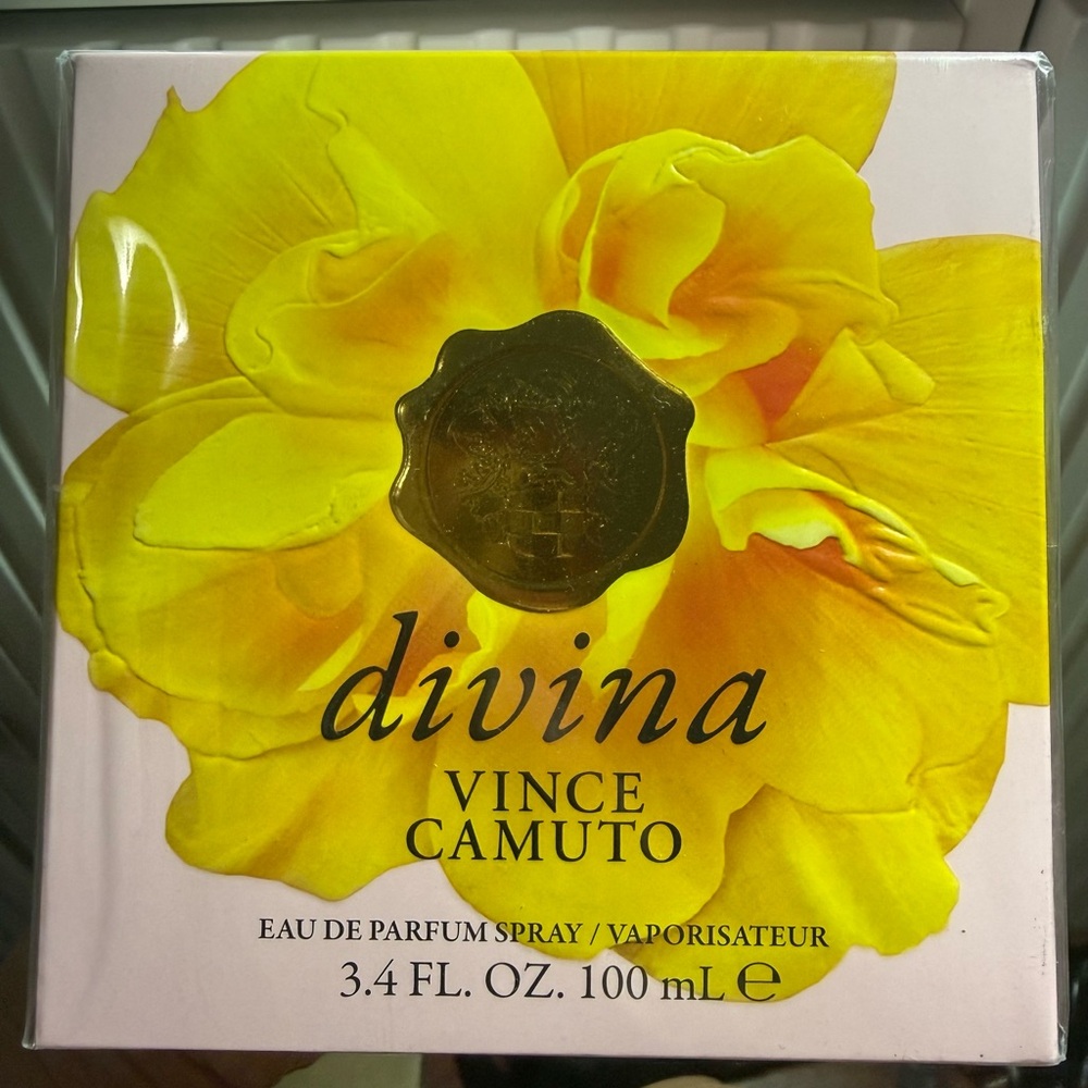 Vince Camuto Divina Eau de Parfum with Yellow Floral Design